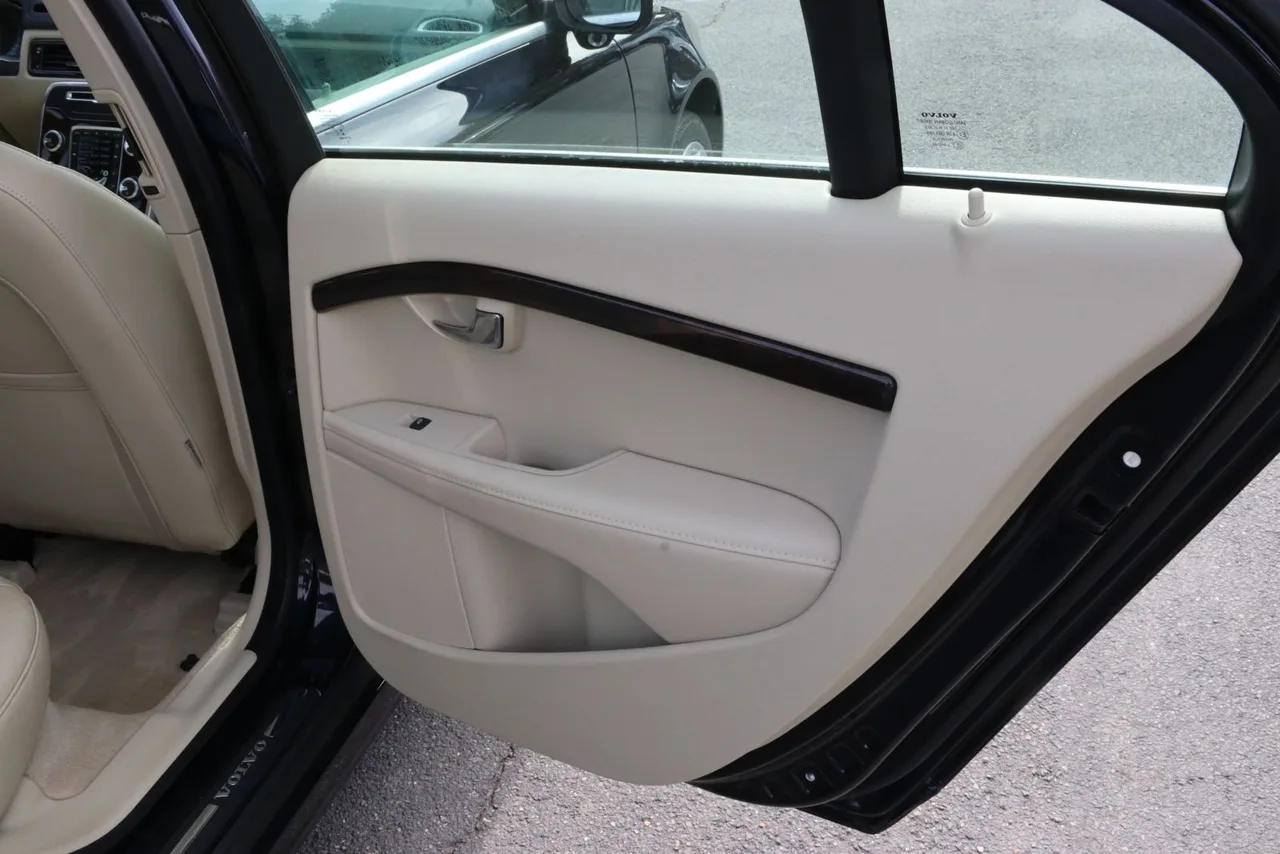2015 Volvo S80 T6 Premier Sedan 4D (2015.5) in blue — photo 20 of 40