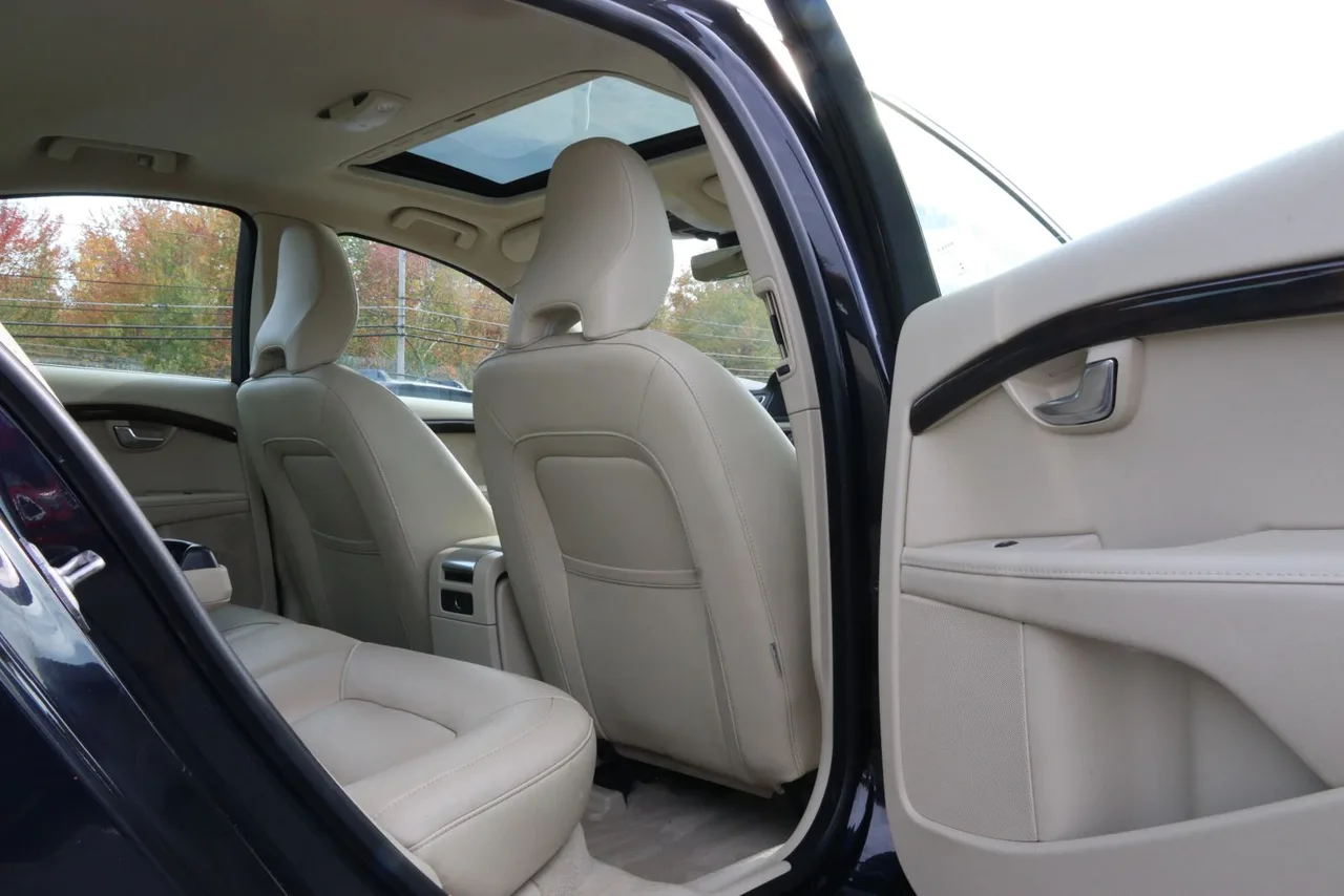 2015 Volvo S80 T6 Premier Sedan 4D (2015.5) in blue — photo 21 of 40