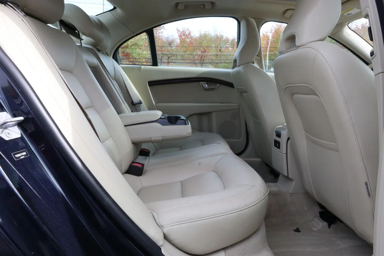 2015 Volvo S80 T6 Premier Sedan 4D (2015.5) in blue — photo 22 of 40
