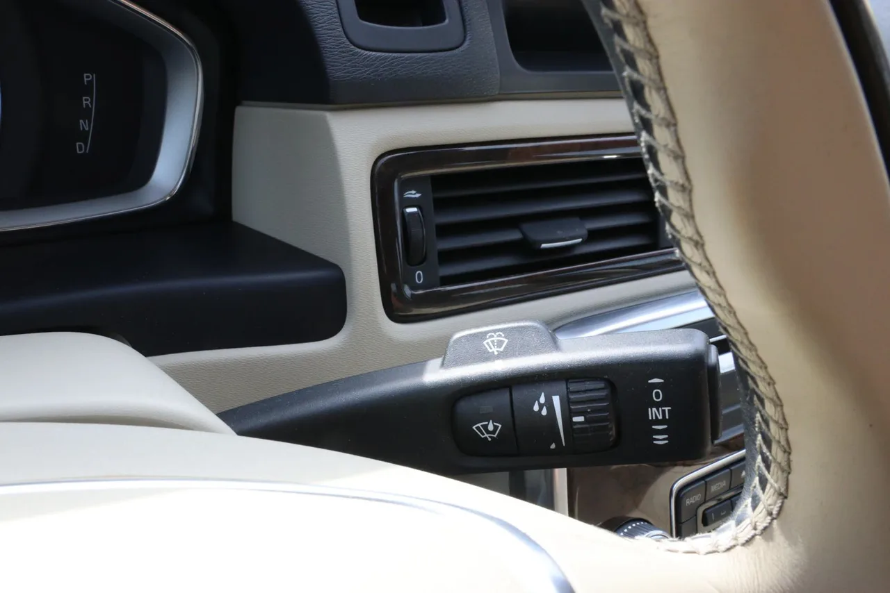 2015 Volvo S80 T6 Premier Sedan 4D (2015.5) in blue — photo 36 of 40