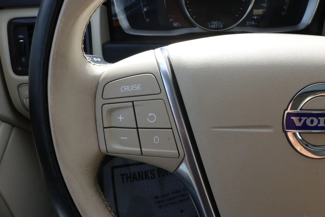 2015 Volvo S80 T6 Premier Sedan 4D (2015.5) in blue — photo 37 of 40