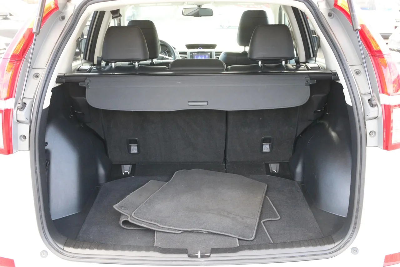 2016 Honda CR-V EX-L Sport Utility 4D in white — photo 9 of 39