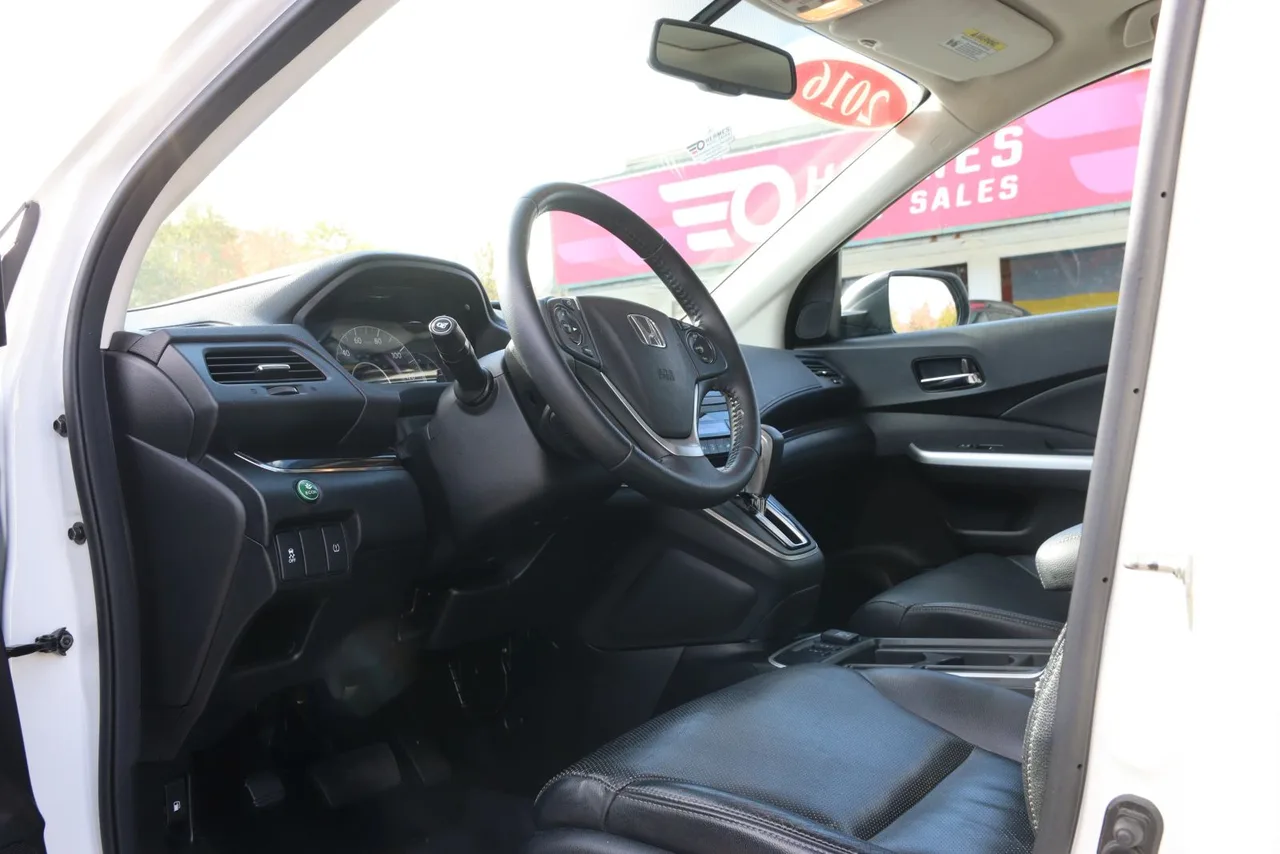2016 Honda CR-V EX-L Sport Utility 4D in white — photo 14 of 39