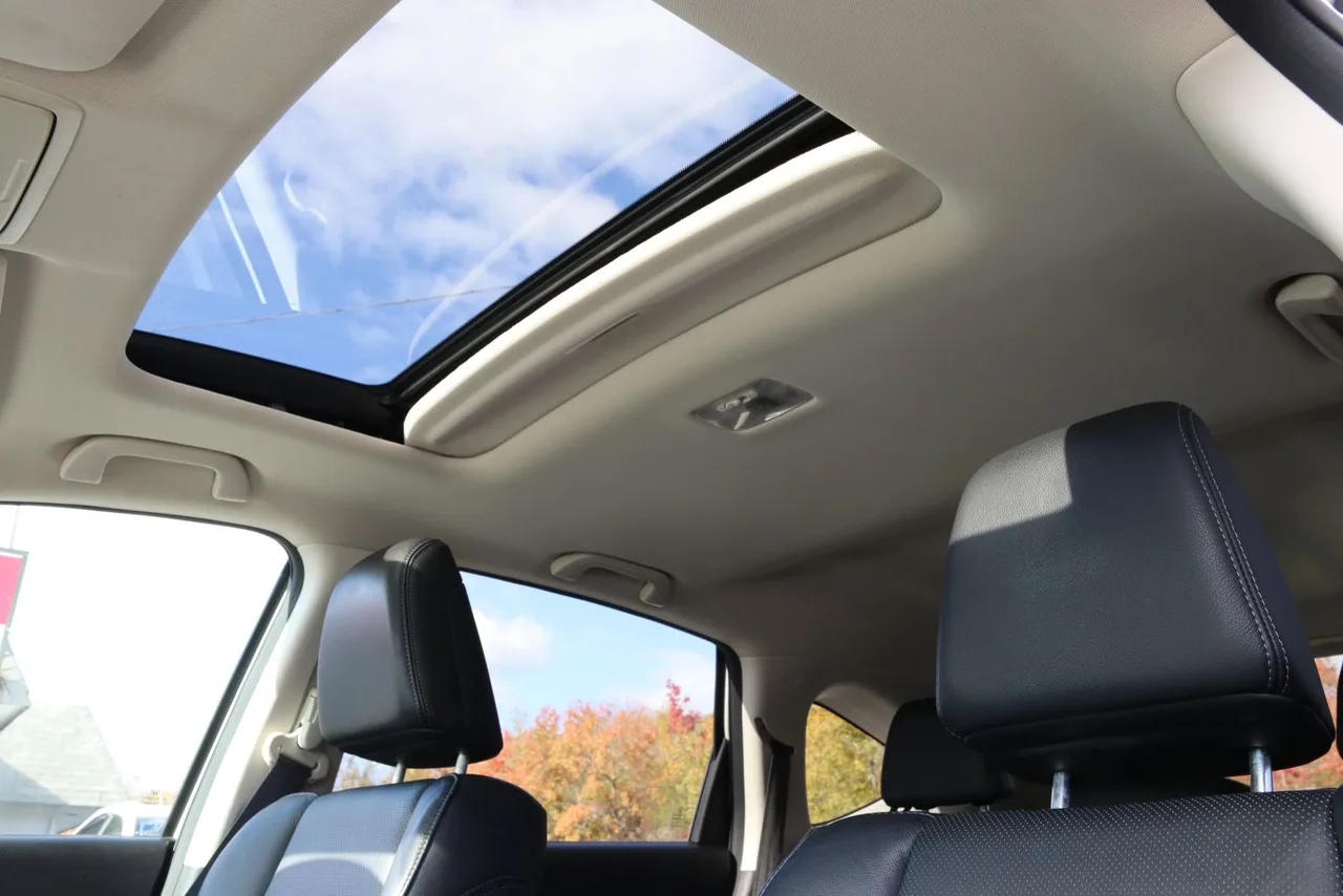 2016 Honda CR-V EX-L Sport Utility 4D in white — photo 16 of 39