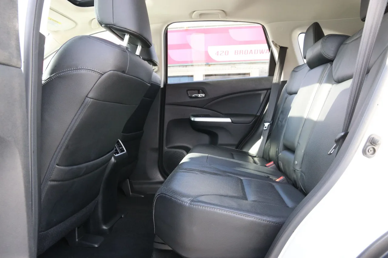 2016 Honda CR-V EX-L Sport Utility 4D in white — photo 20 of 39