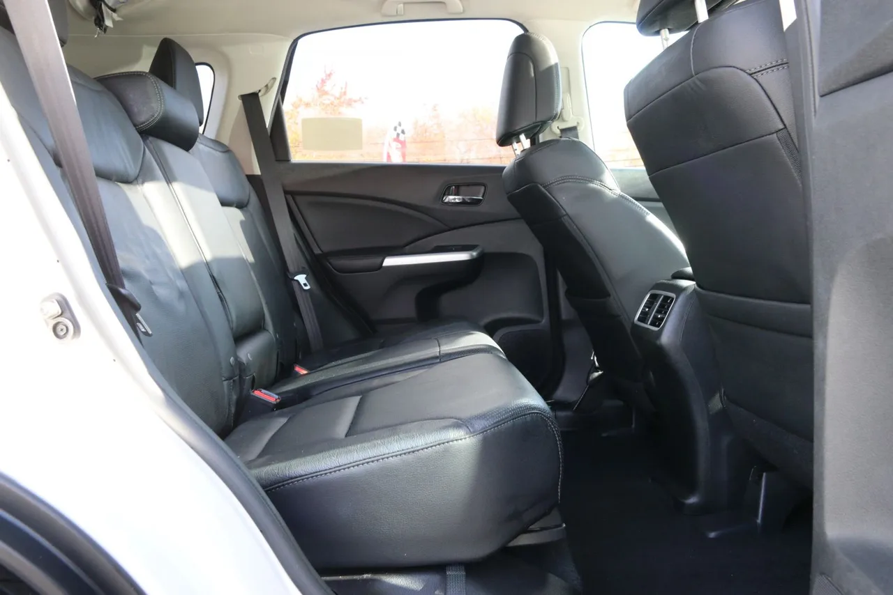2016 Honda CR-V EX-L Sport Utility 4D in white — photo 22 of 39