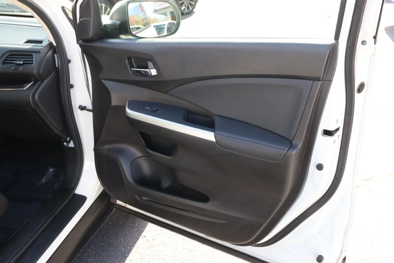 2016 Honda CR-V EX-L Sport Utility 4D in white — photo 23 of 39