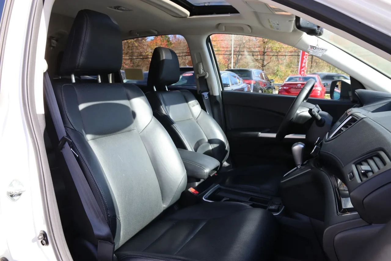 2016 Honda CR-V EX-L Sport Utility 4D in white — photo 25 of 39