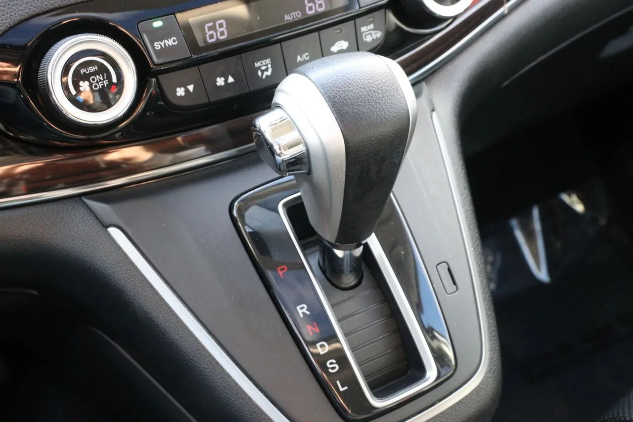 2016 Honda CR-V EX-L Sport Utility 4D in white — photo 33 of 39