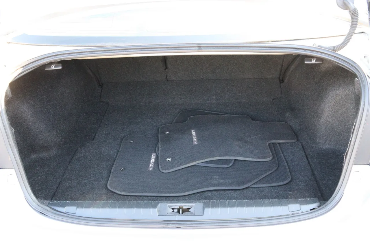 2016 Subaru Legacy 3.6R Limited Sedan 4D in silver — photo 10 of 33