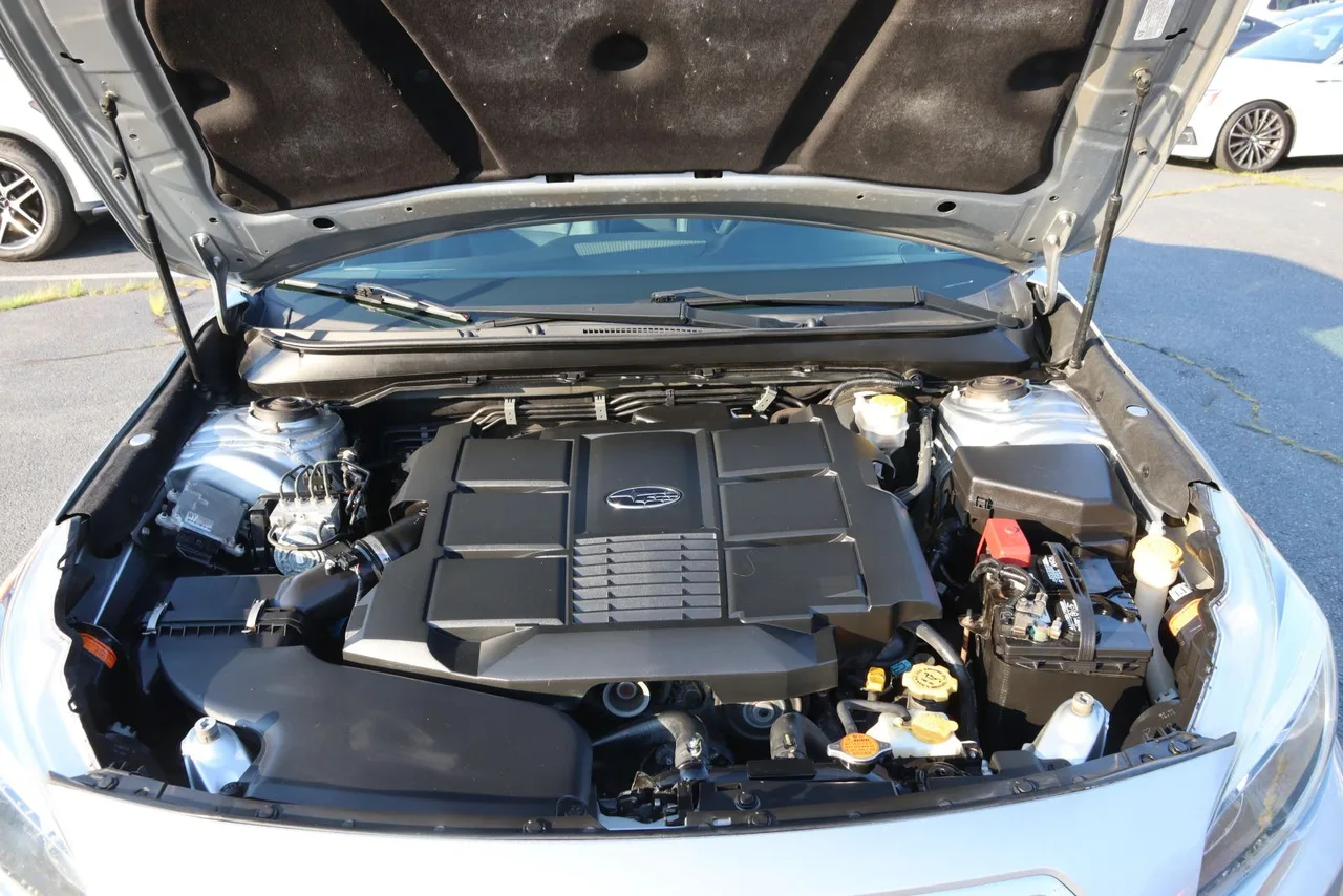 2016 Subaru Legacy 3.6R Limited Sedan 4D in silver — photo 11 of 33