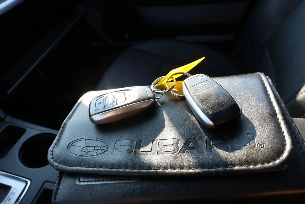 2016 Subaru Legacy 3.6R Limited Sedan 4D in silver — photo 33 of 33