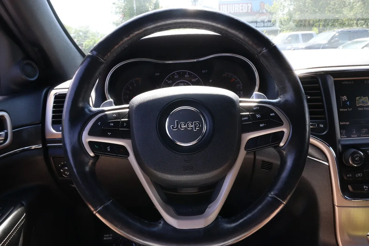 2017 Jeep Grand Cherokee Limited Sport Utility 4D in gray — photo 18 of 31