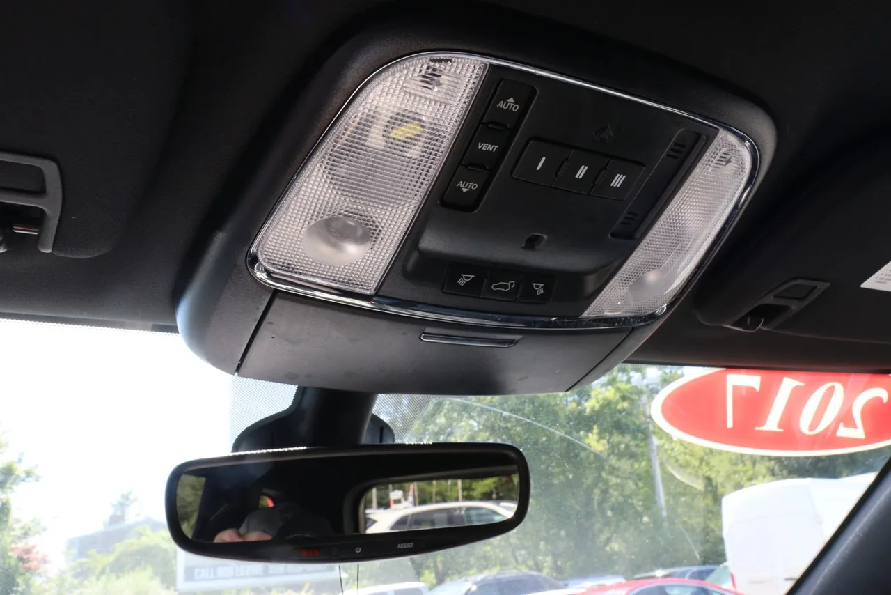 2017 Jeep Grand Cherokee Limited Sport Utility 4D in gray — photo 22 of 31