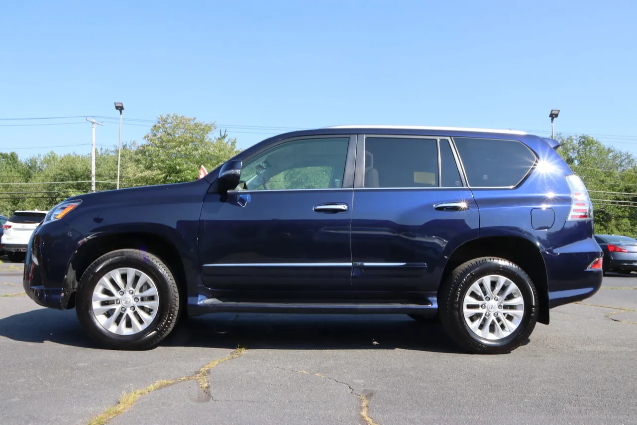 2017 Lexus GX GX 460 Sport Utility 4D in blue — photo 7 of 37