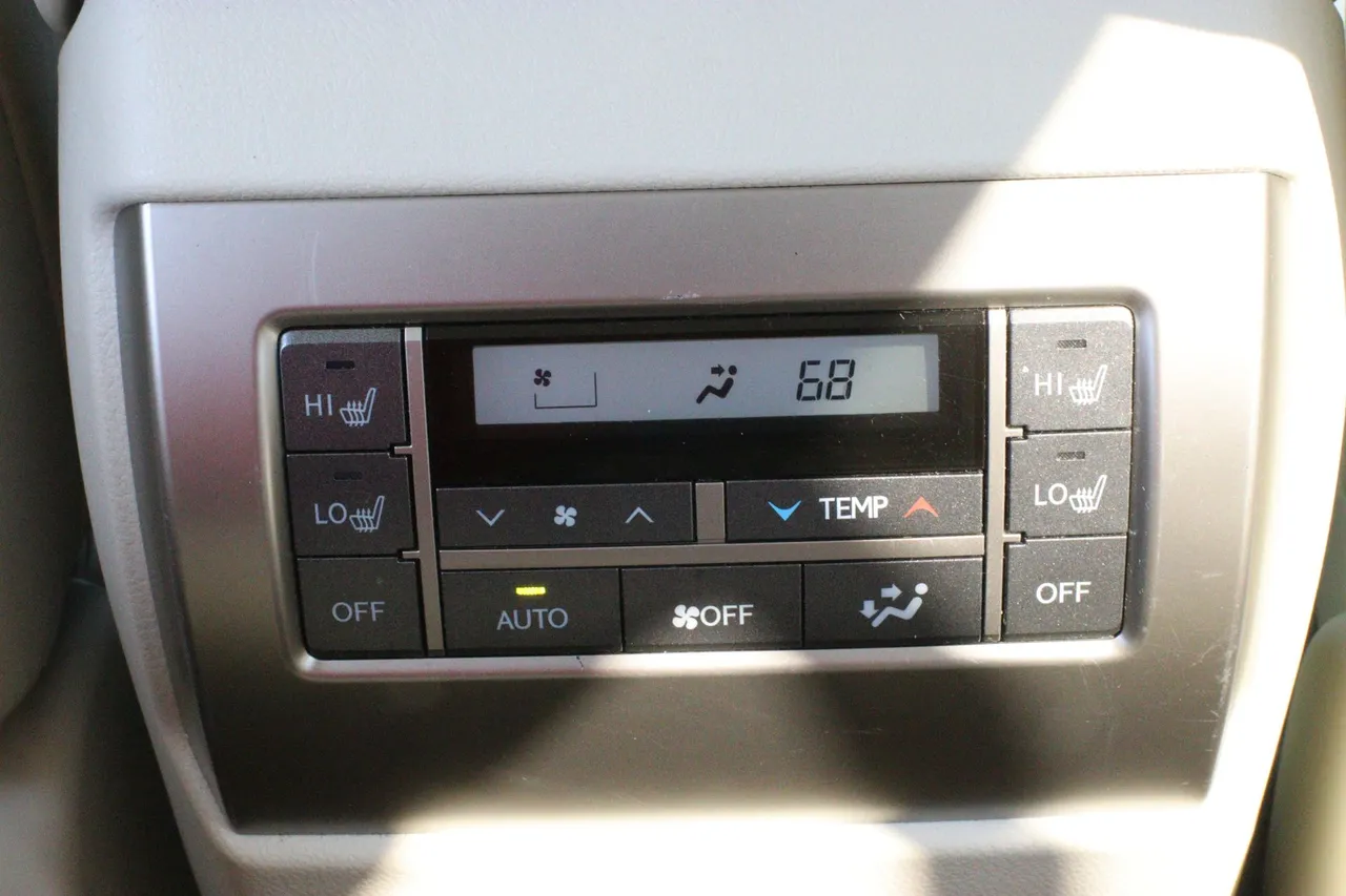 2017 Lexus GX GX 460 Sport Utility 4D in blue — photo 34 of 37