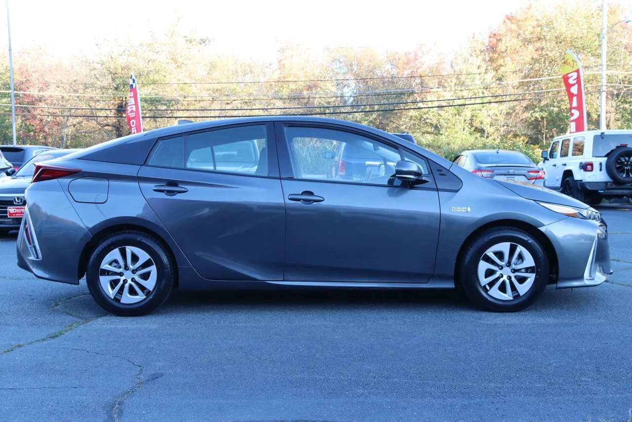 2017 Toyota Prius Prime Plus Hatchback 4D in gray — photo 5 of 36
