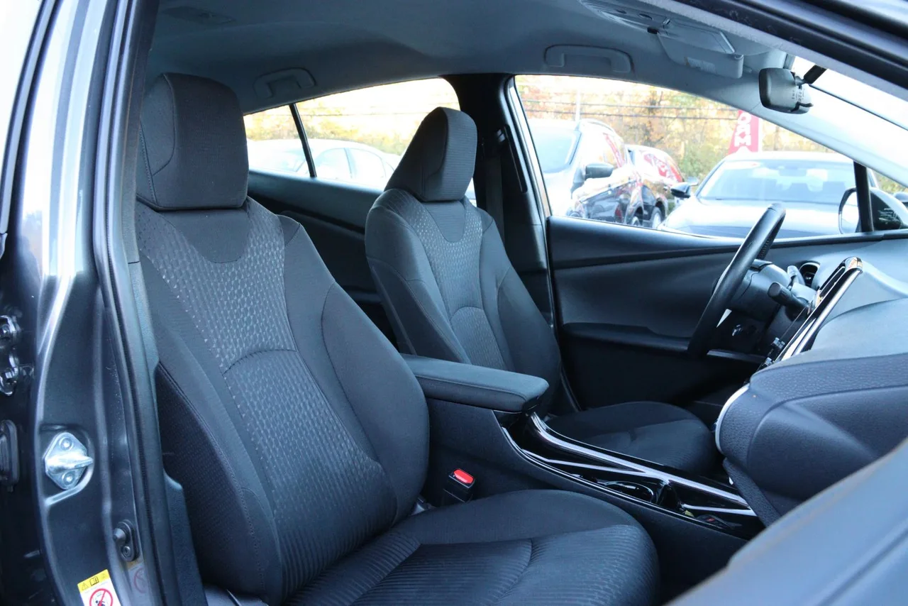 2017 Toyota Prius Prime Plus Hatchback 4D in gray — photo 23 of 36