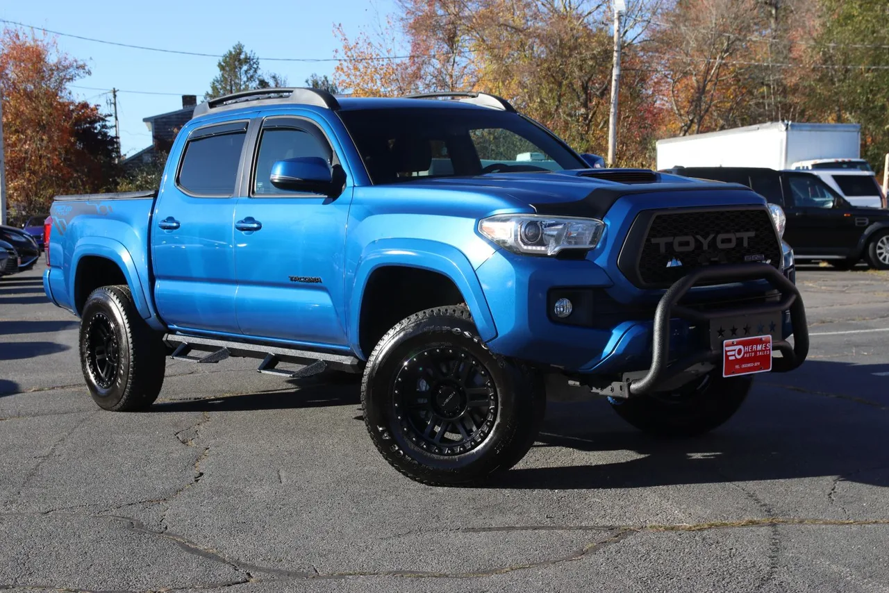 2017 Toyota Tacoma Double Cab TRD Sport Pickup 4D 5 ft in blue — photo 3 of 37