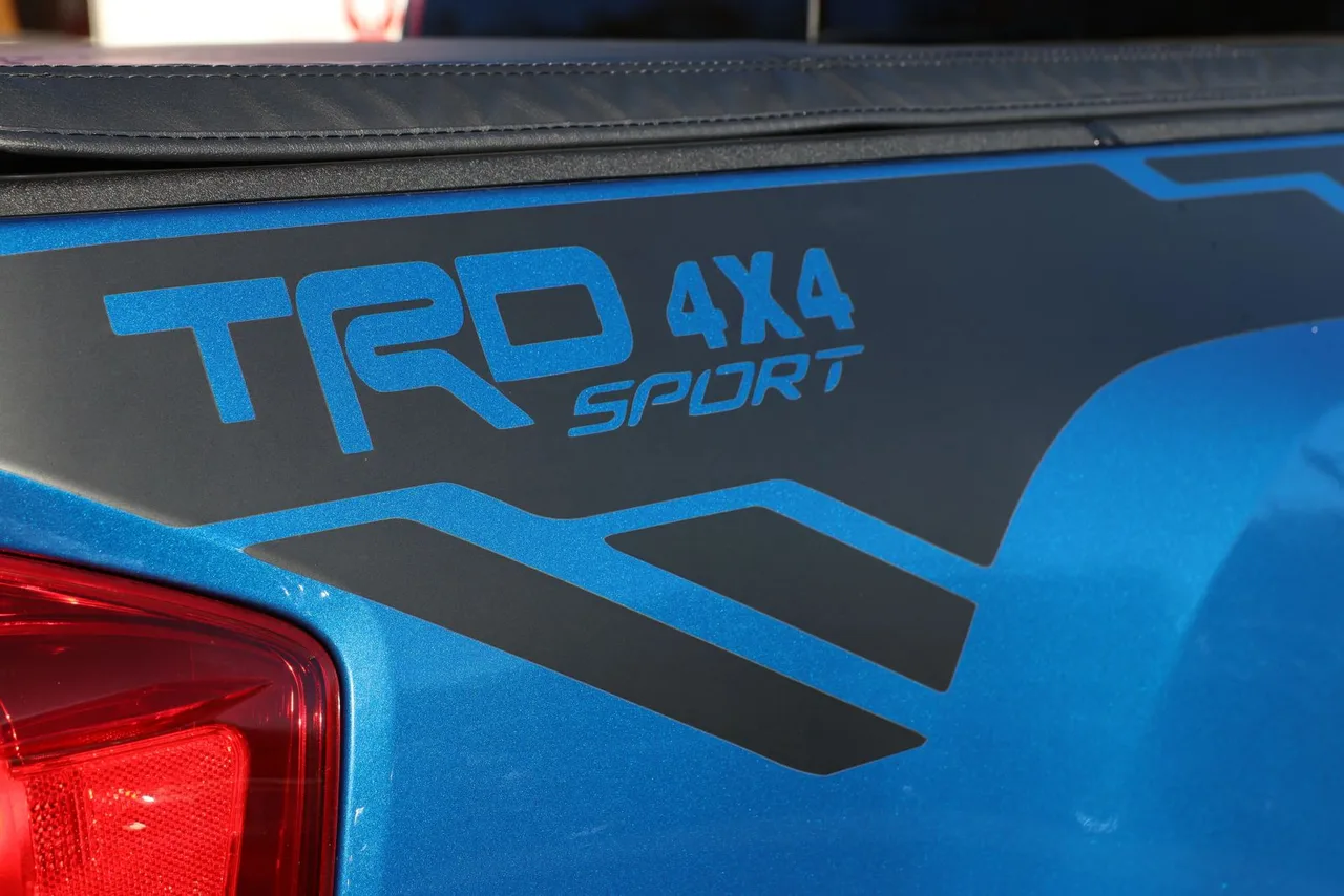 2017 Toyota Tacoma Double Cab TRD Sport Pickup 4D 5 ft in blue — photo 10 of 37