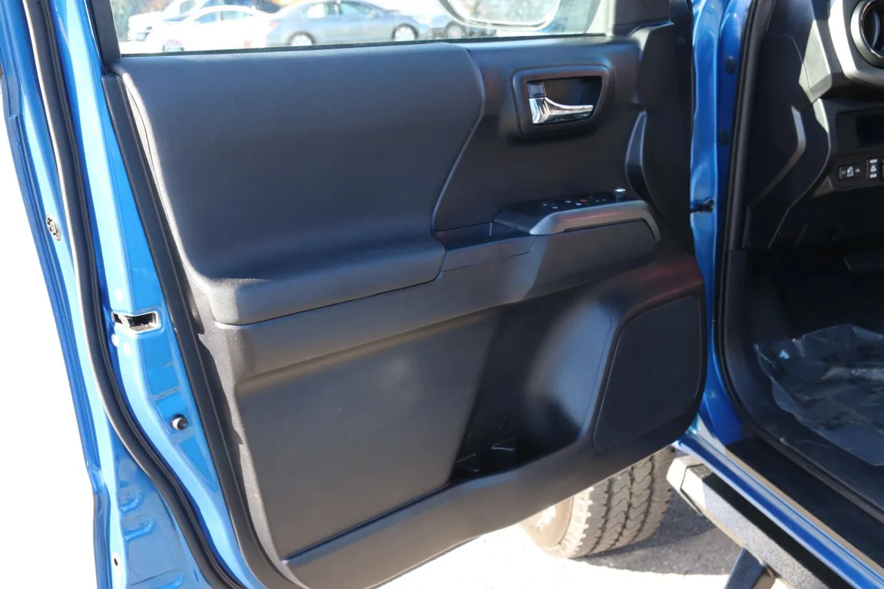 2017 Toyota Tacoma Double Cab TRD Sport Pickup 4D 5 ft in blue — photo 13 of 37