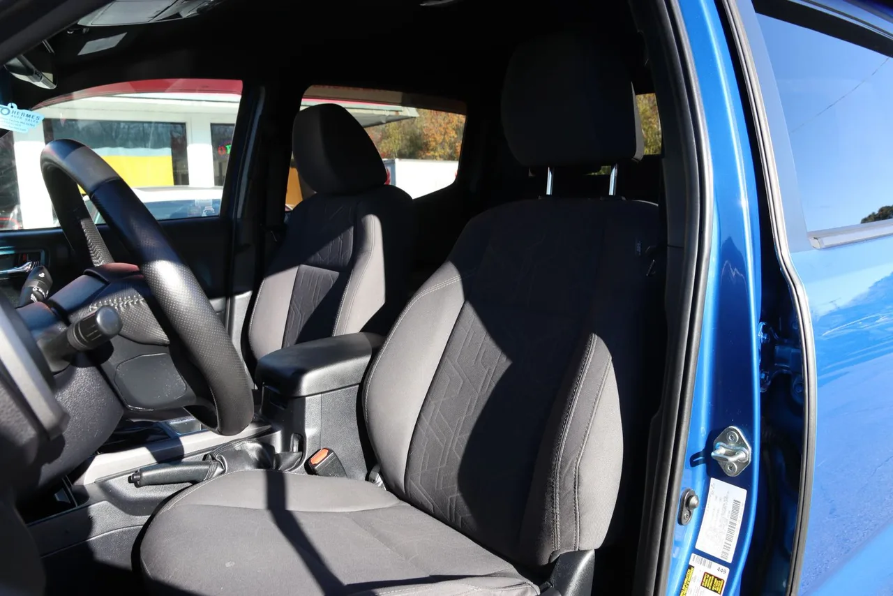 2017 Toyota Tacoma Double Cab TRD Sport Pickup 4D 5 ft in blue — photo 15 of 37