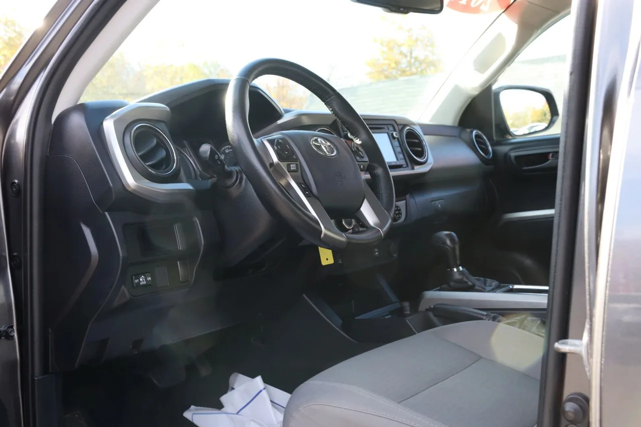 2017 Toyota Tacoma Double Cab SR5 Pickup 4D 5 ft in gray — photo 12 of 39