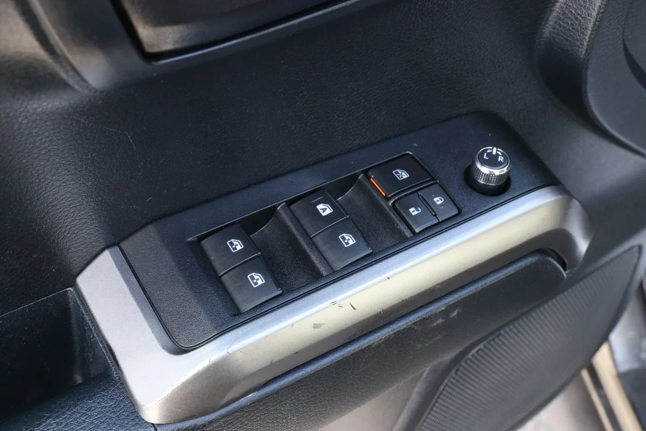 2017 Toyota Tacoma Double Cab SR5 Pickup 4D 5 ft in gray — photo 13 of 39