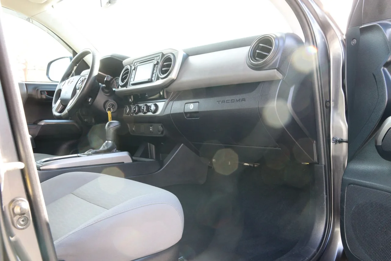 2017 Toyota Tacoma Double Cab SR5 Pickup 4D 5 ft in gray — photo 22 of 39