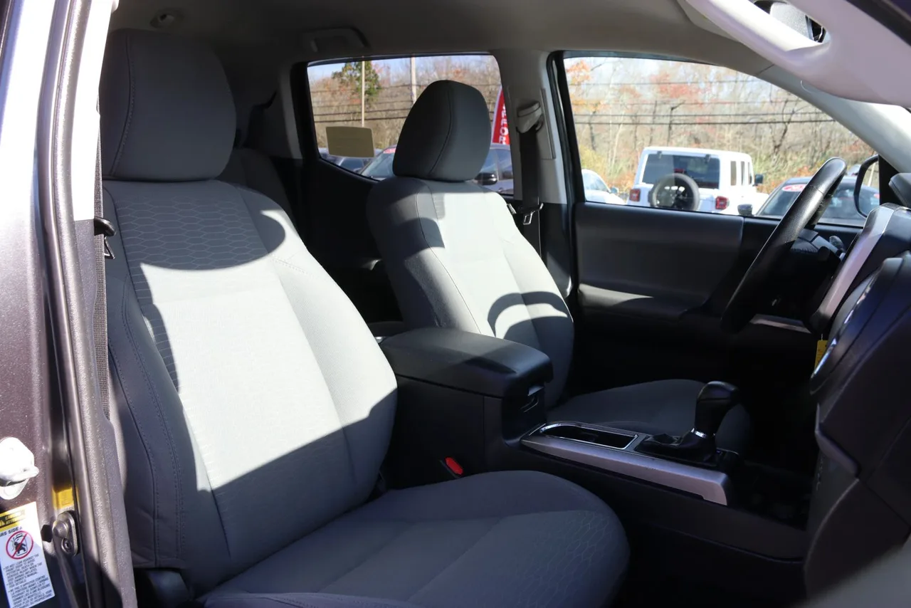 2017 Toyota Tacoma Double Cab SR5 Pickup 4D 5 ft in gray — photo 23 of 39