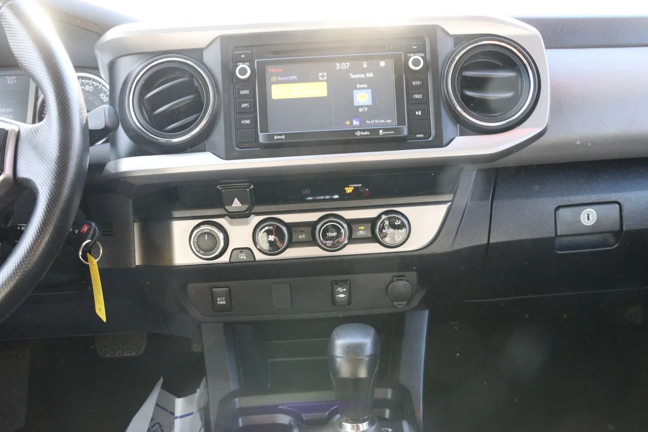 2017 Toyota Tacoma Double Cab SR5 Pickup 4D 5 ft in gray — photo 26 of 39