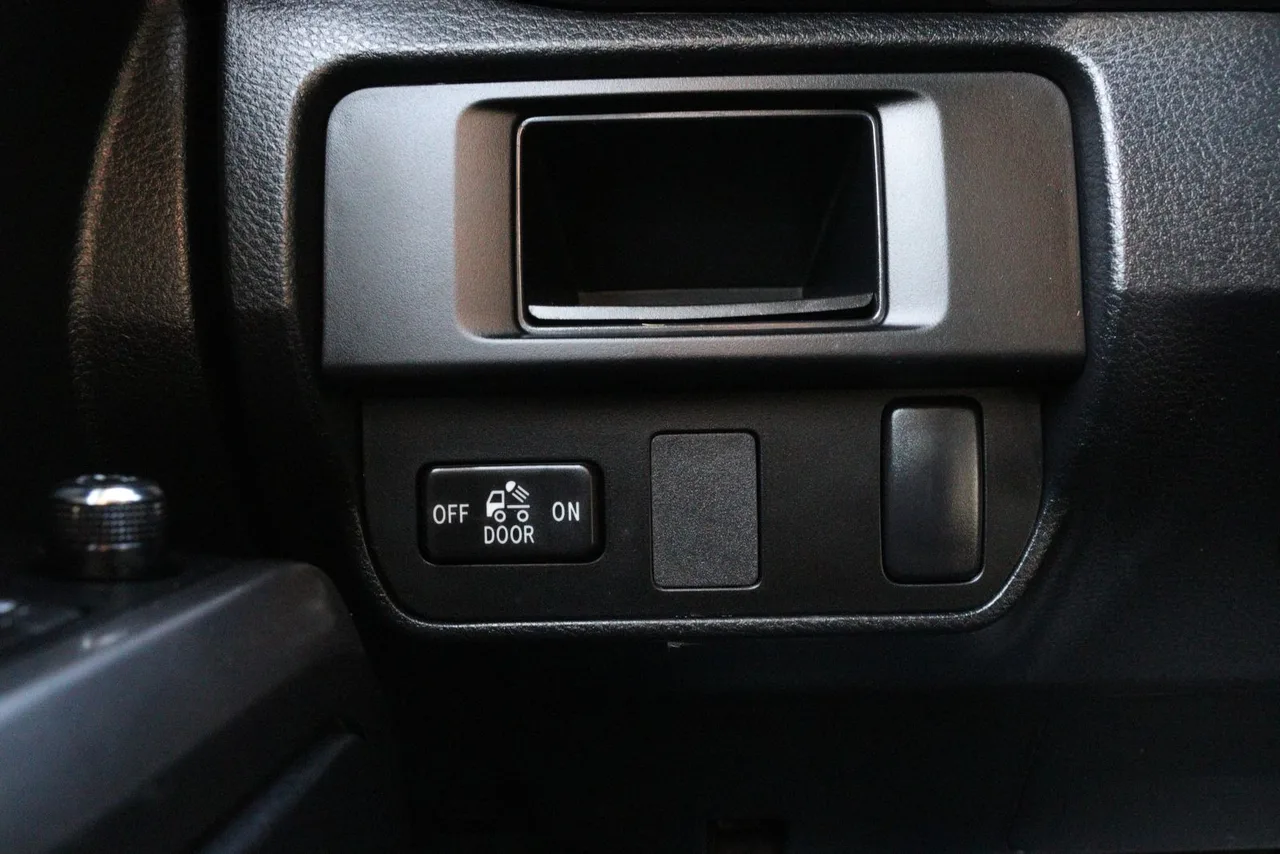 2017 Toyota Tacoma Double Cab SR5 Pickup 4D 5 ft in gray — photo 28 of 39