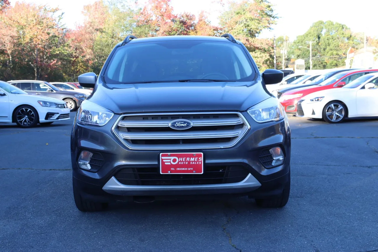 2018 Ford Escape SE Sport Utility 4D in gray — photo 2 of 40
