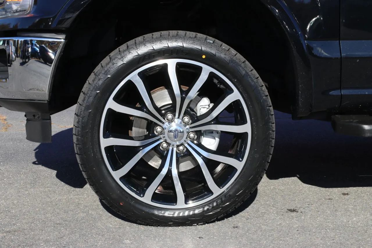 2018 Ford F150 Super Cab Lariat Pickup 4D 6 1/2 ft in black — photo 4 of 43