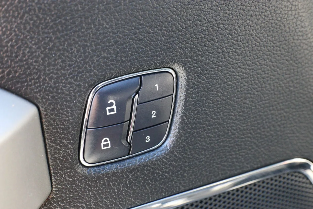 2018 Ford F150 Super Cab Lariat Pickup 4D 6 1/2 ft in black — photo 20 of 43
