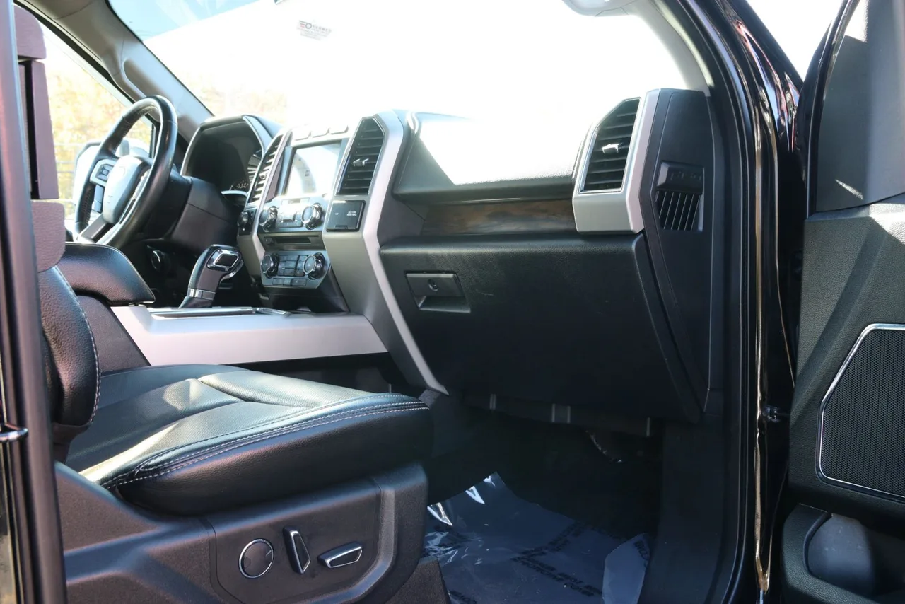 2018 Ford F150 Super Cab Lariat Pickup 4D 6 1/2 ft in black — photo 27 of 43