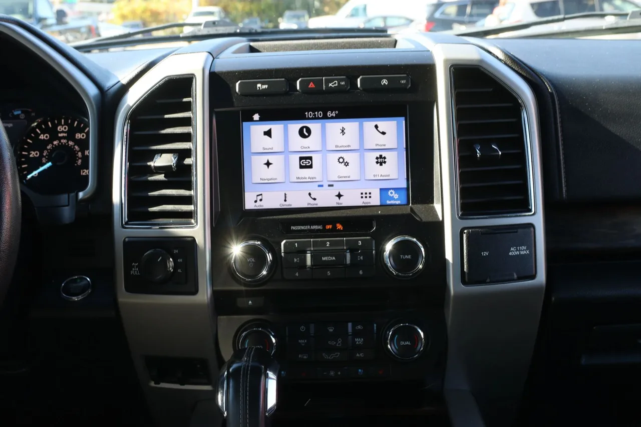 2018 Ford F150 Super Cab Lariat Pickup 4D 6 1/2 ft in black — photo 31 of 43