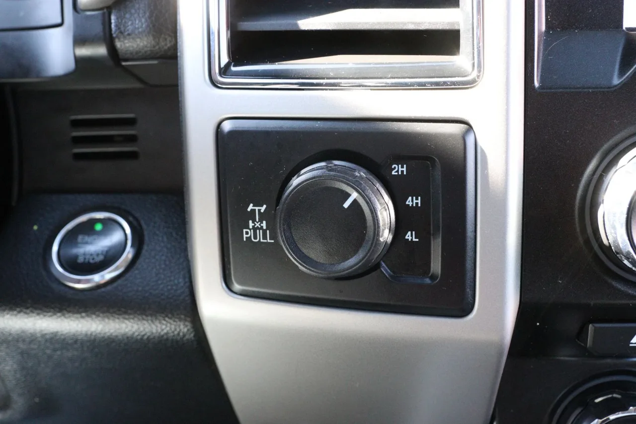 2018 Ford F150 Super Cab Lariat Pickup 4D 6 1/2 ft in black — photo 38 of 43