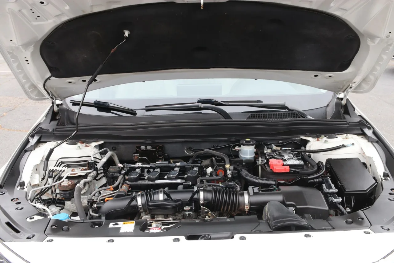 2018 Honda Accord Touring Sedan 4D in white — photo 11 of 44