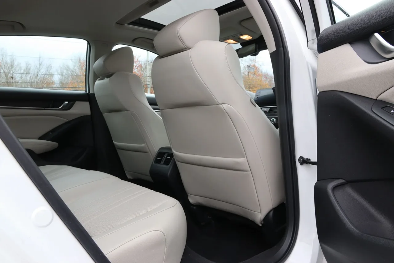 2018 Honda Accord Touring Sedan 4D in white — photo 24 of 44