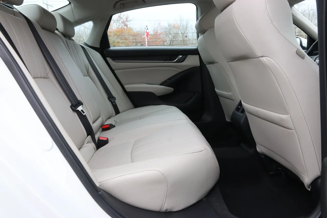 2018 Honda Accord Touring Sedan 4D in white — photo 25 of 44