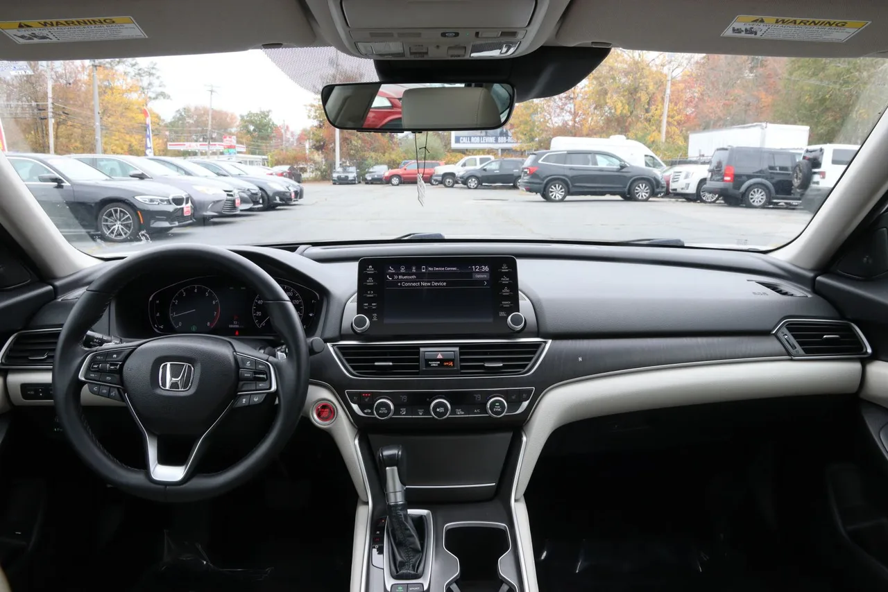 2018 Honda Accord Touring Sedan 4D in white — photo 30 of 44