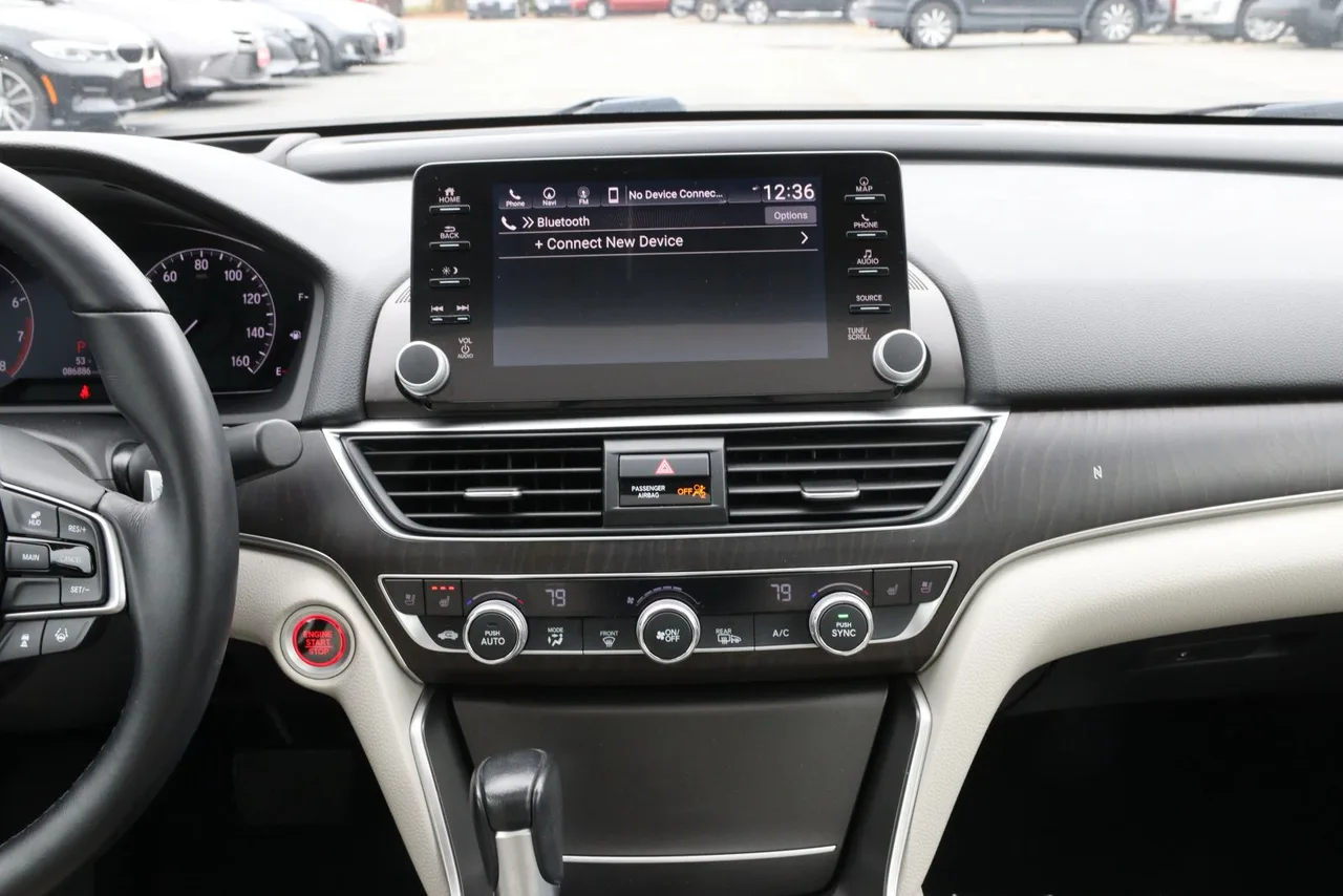 2018 Honda Accord Touring Sedan 4D in white — photo 32 of 44