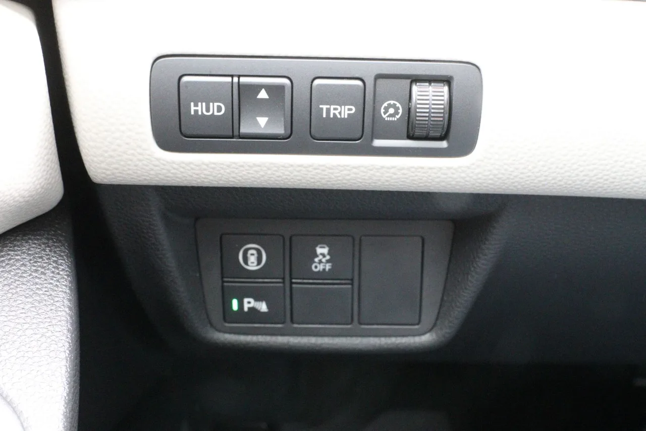 2018 Honda Accord Touring Sedan 4D in white — photo 35 of 44