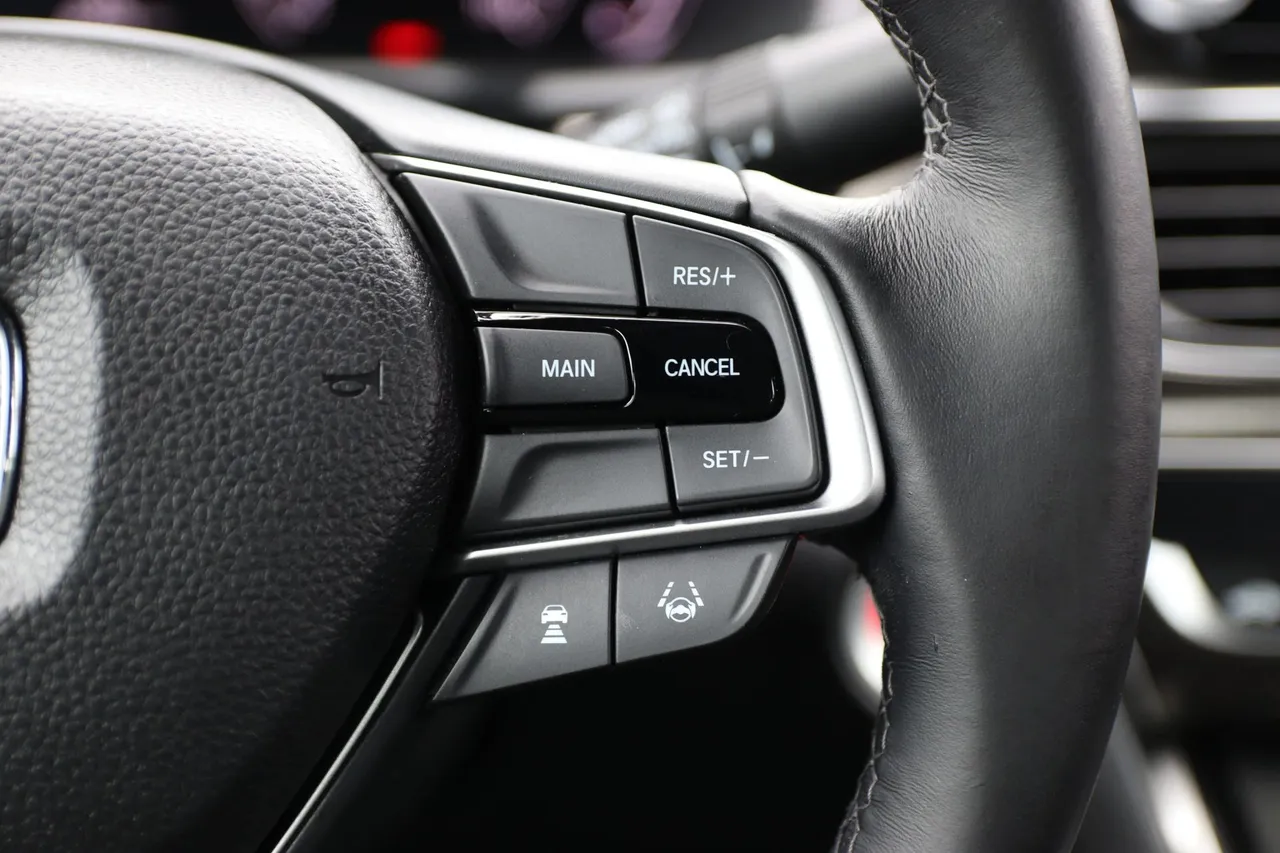 2018 Honda Accord Sport Sedan 4D in red — photo 20 of 28