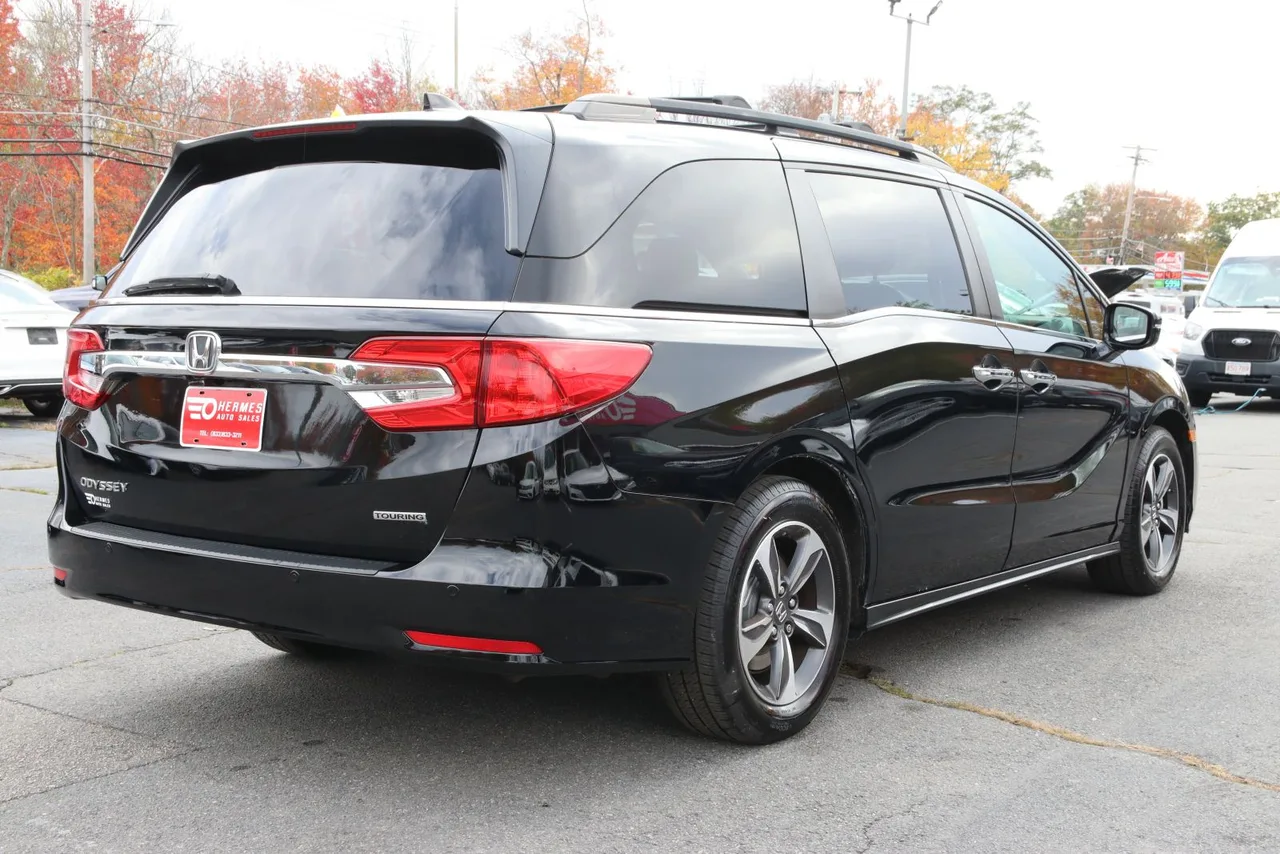2018 Honda Odyssey Touring Minivan 4D in black — photo 8 of 39