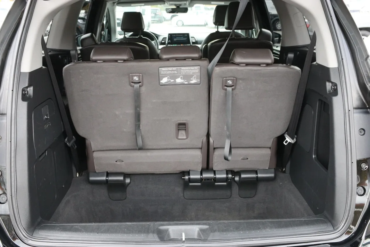 2018 Honda Odyssey Touring Minivan 4D in black — photo 9 of 39