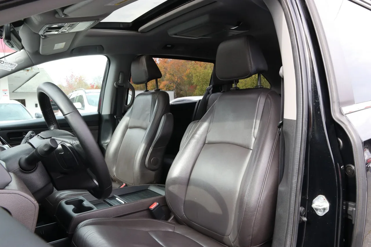 2018 Honda Odyssey Touring Minivan 4D in black — photo 15 of 39