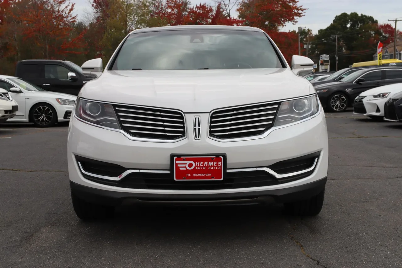 2018 Lincoln MKX Reserve Sport Utility 4D in white — photo 2 of 35