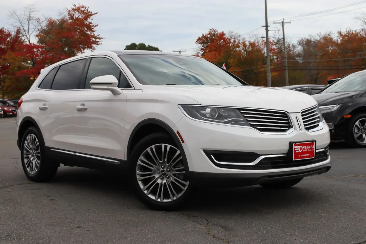2018 Lincoln MKX Reserve Sport Utility 4D in white — photo 3 of 35